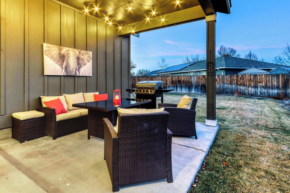 Bends Artful Adventure 4 BDR in Bend, United States