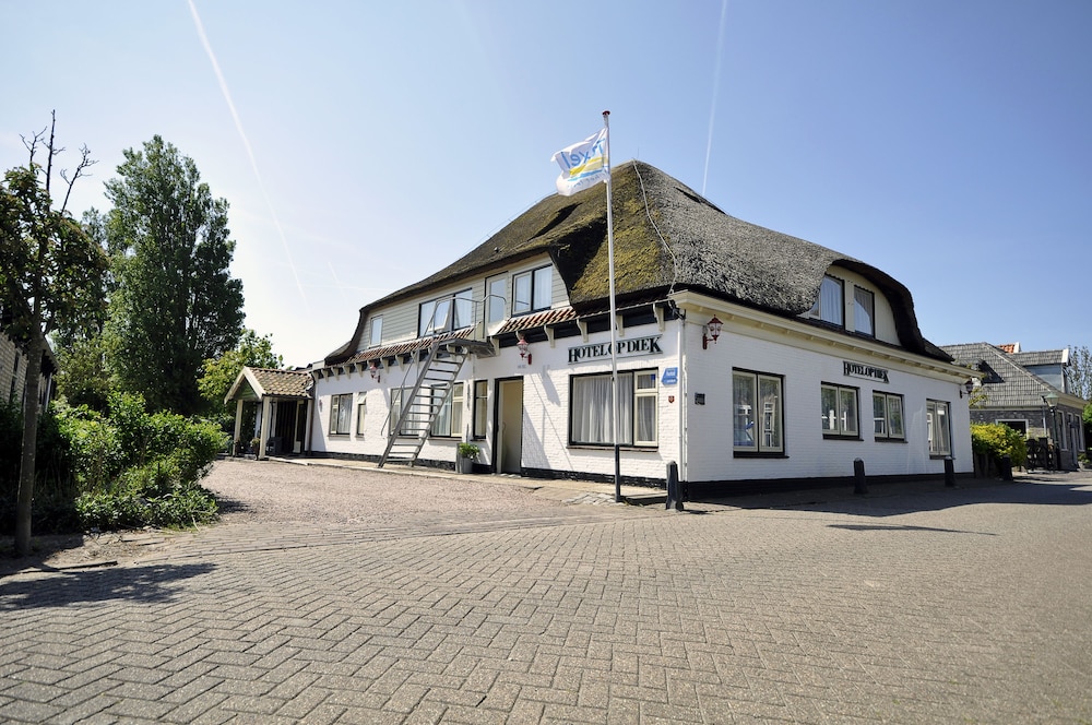 Hotel op Diek — hotel in Den Burg