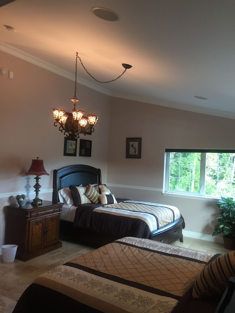 Aurora Pioneer Manor - photo 18