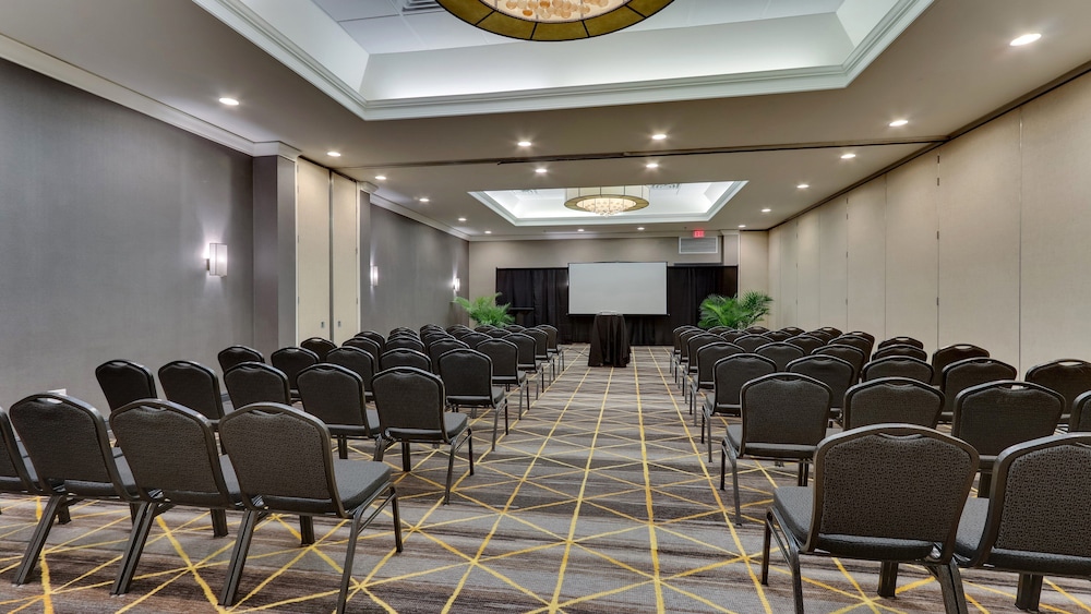 Holiday Inn Staunton Conference Center by IHG - photo 68