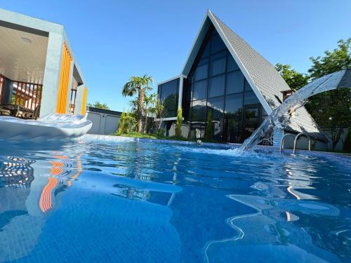 Trigon Villa Family Hot Pool Sauna Jacuzzi — 4-Star Luxury Hotel in Qutqashen, Azerbaijan