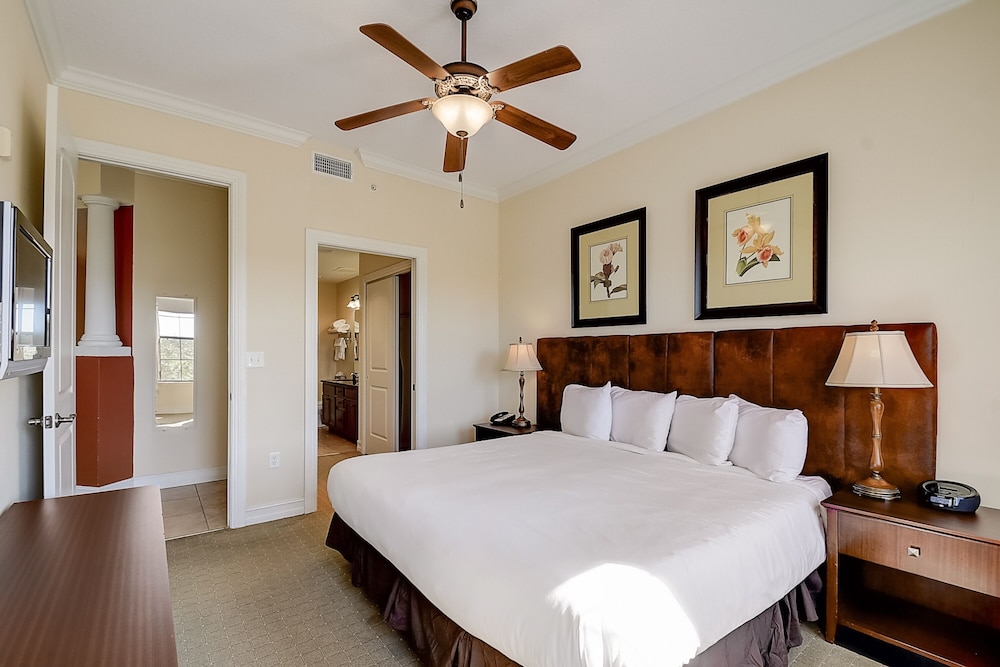 Emerald Greens Hotel Condo Resort - photo 5