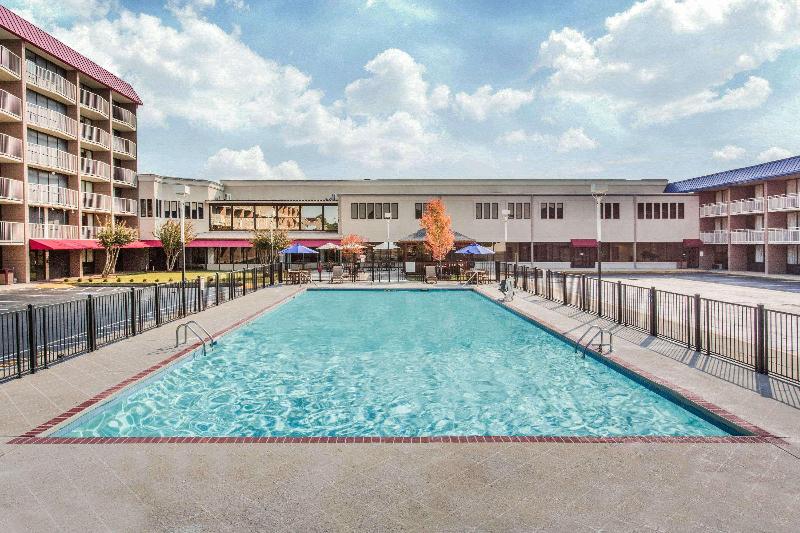 Baymont by Wyndham Fayetteville Fort Bragg Area - photo 12
