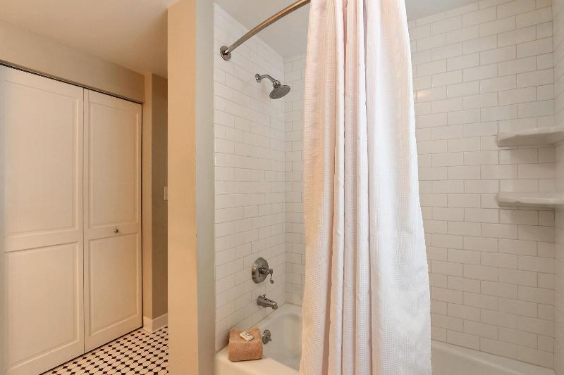 The Presidents Quarters Inn - photo 162