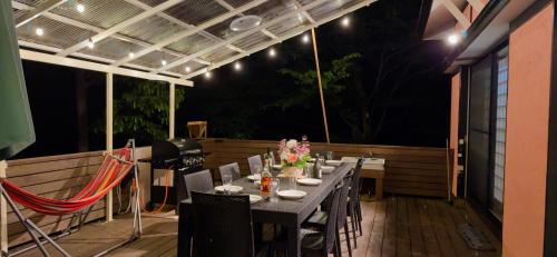 TigerHouse - carbon neutral hotel in Unknown City