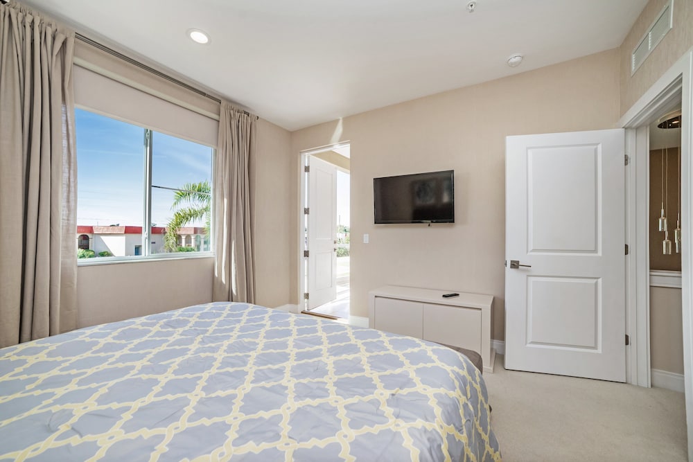 Modern Magic Village Resort Townhouse 7662 - photo 5