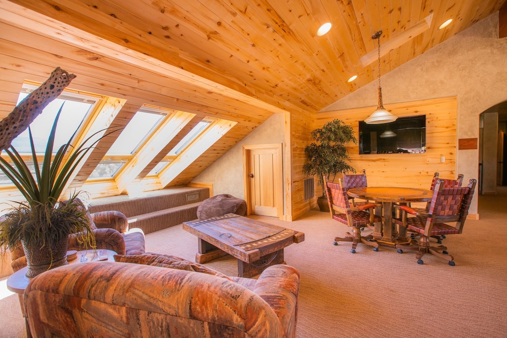 Cougar Ridge Resort LLC - photo 60
