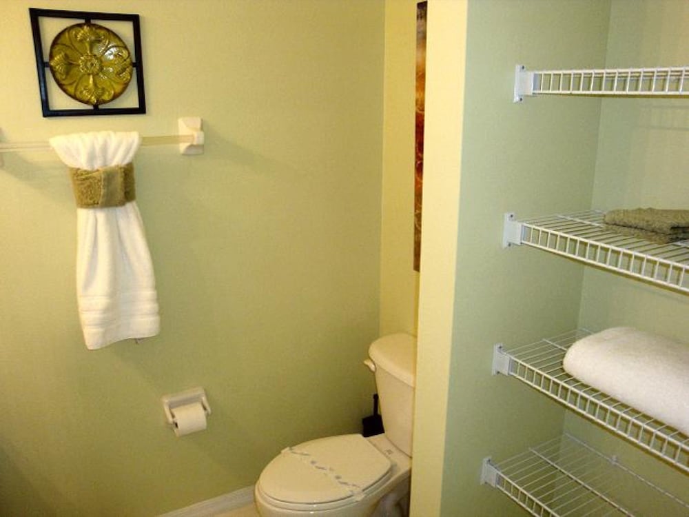 3BR 2.5BA Home in Emerald Island Resort by CV 8479 - photo 26