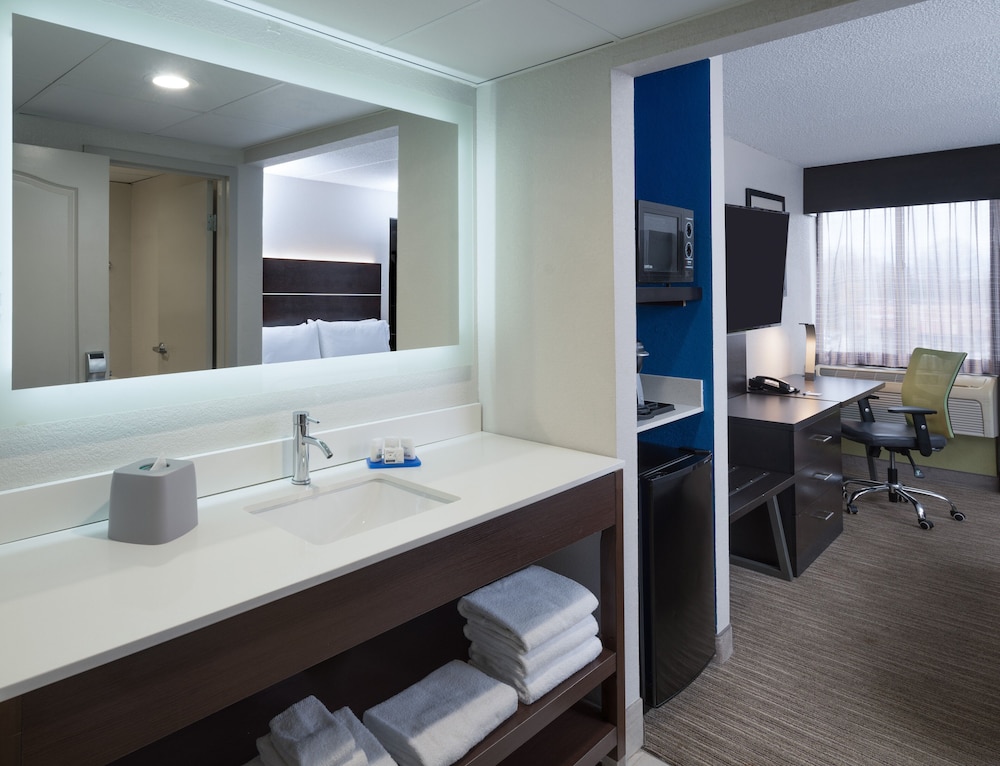 Holiday Inn Express Rochester Greece by IHG - photo 8