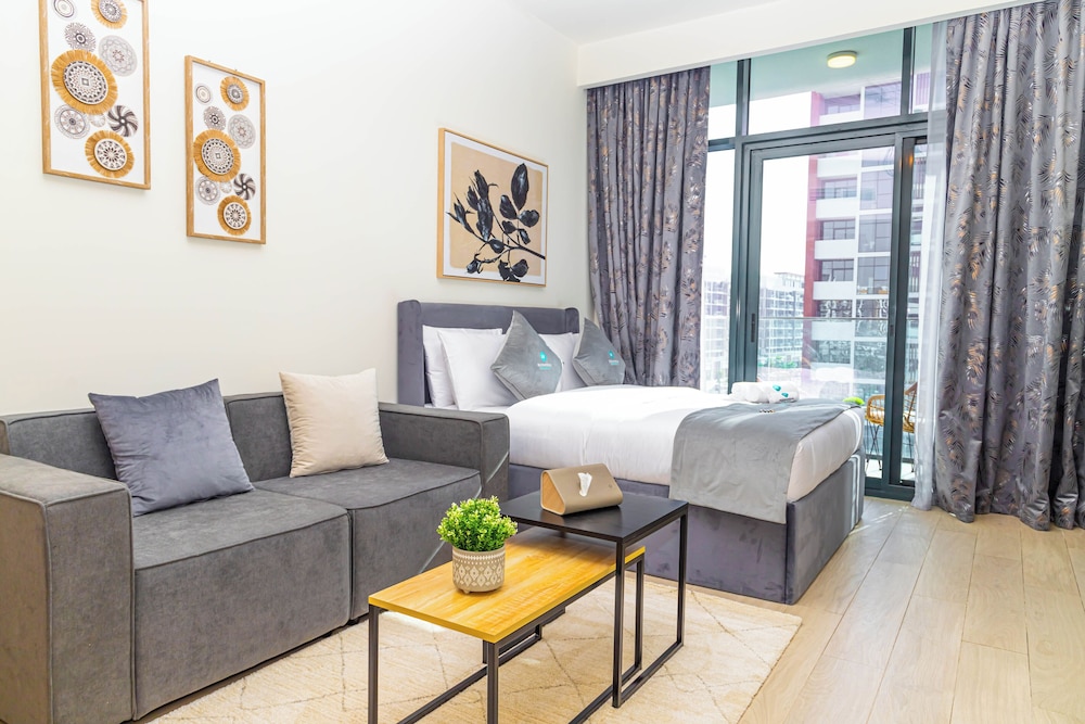 Bloomfields STU View Azizi Riviera — 4-Star Luxury Hotel in Dubai, United Arab Emirates