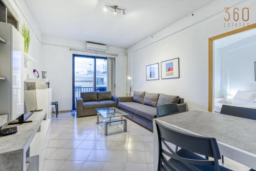 Sliema 1BR Gem Prime Location & Balcony Views by 360 Estates — 4-Star Luxury Hotel in Sliema, Malta