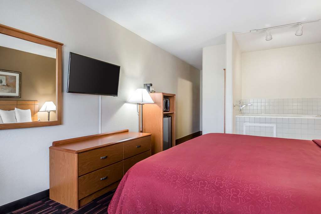 Quality Inn Coralville Iowa River Landing - photo 14