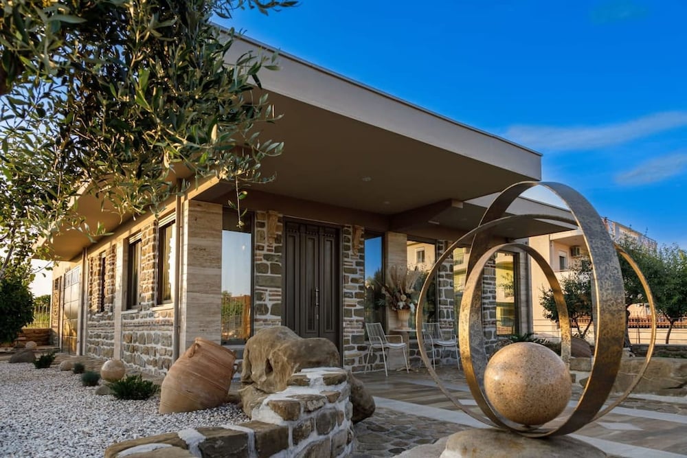 Lithos Messolongi Paradise A Luxurious Retreat — hotel in Mesolongi