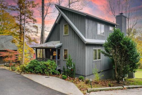 Laurel Lodge At Last — 4-Star Luxury Hotel in Townsend, United States