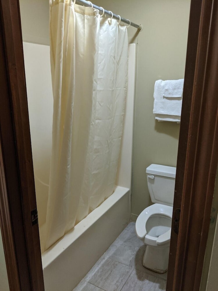 Key West Inn Hobart - photo 14
