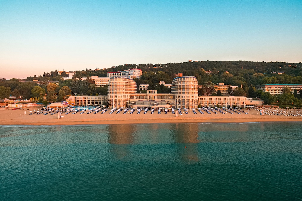 Balneo Hotel & Spa Azalia — 4-Star Luxury Hotel in Varna, Bulgaria