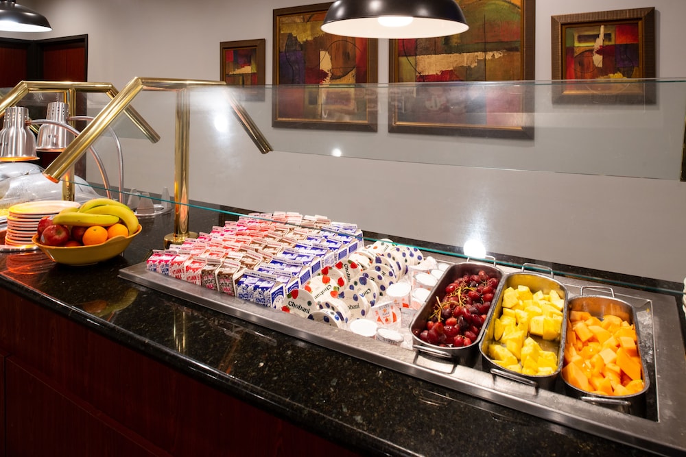 Holiday Inn Hotel & Suites Beaumont Plaza by IHG - photo 22