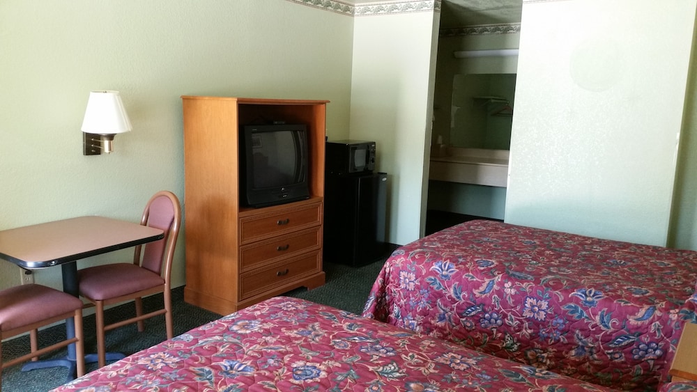 Haltom Inn - photo 16
