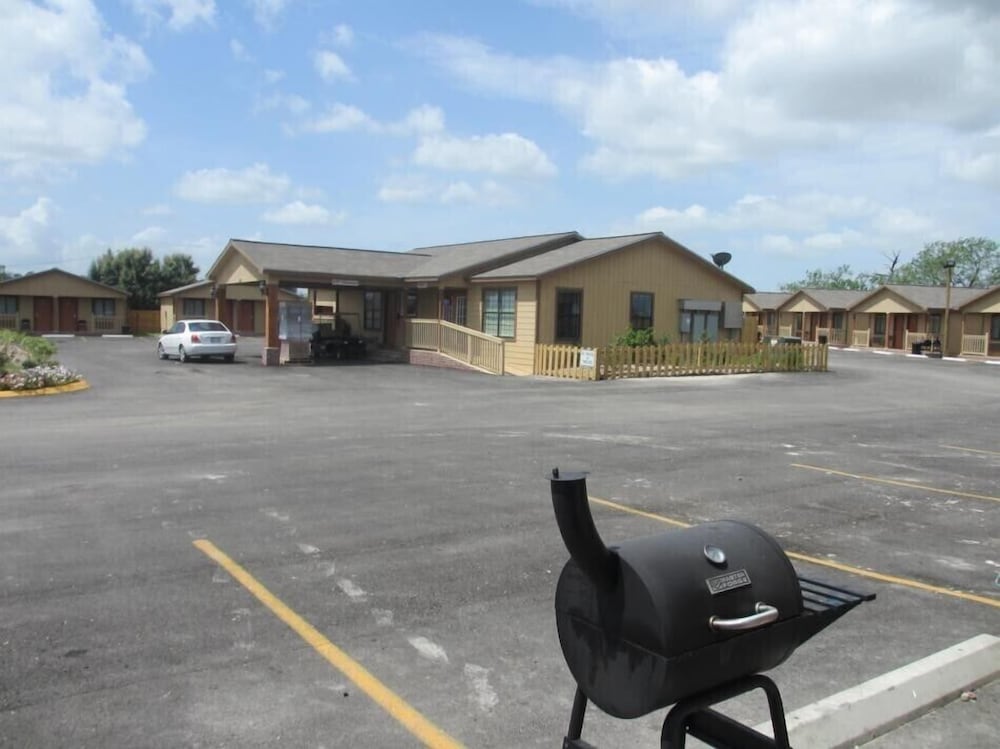 Kenedy Country Inn - photo 27