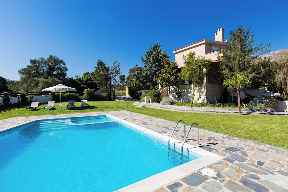Villa Aurora Crete — 4-Star Luxury Hotel in Agios Vasileios, Greece