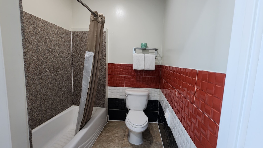 Scottish Inns & Suites Sam Houston Pkwy - photo 19