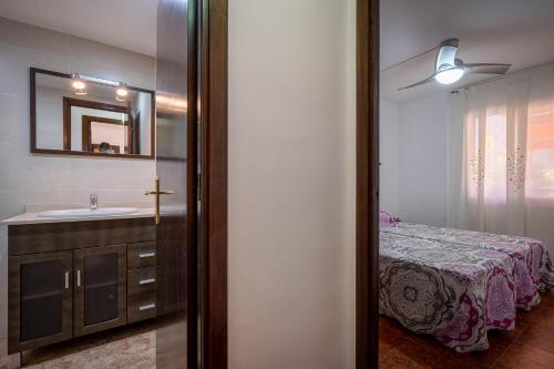 At108 Comunidad Con Piscina En Primera Linea De La Playa — Torredembarra