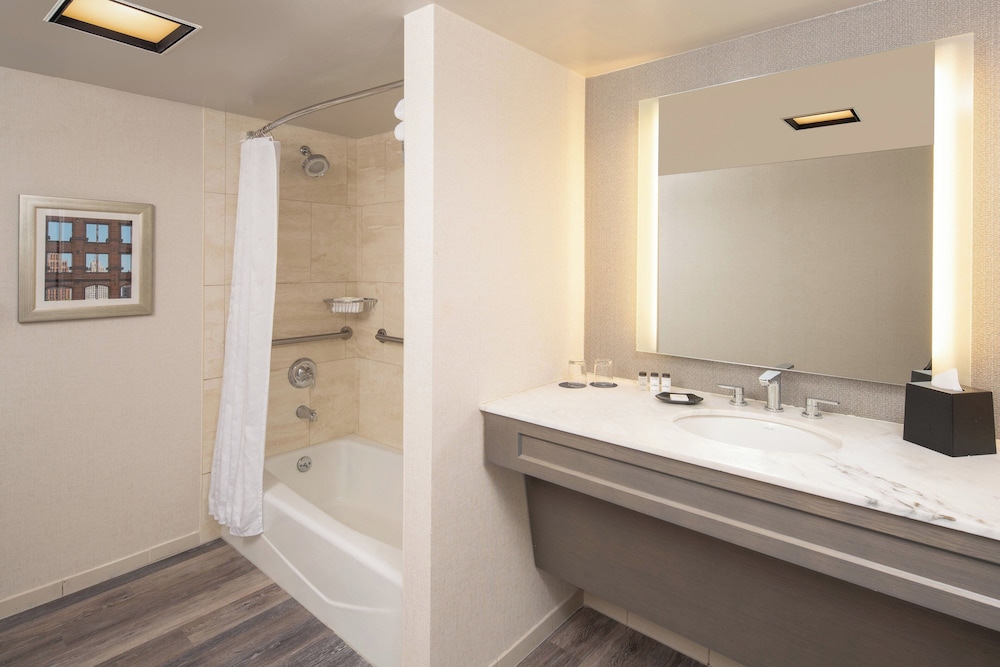 Sheraton Detroit Novi Hotel - photo 14