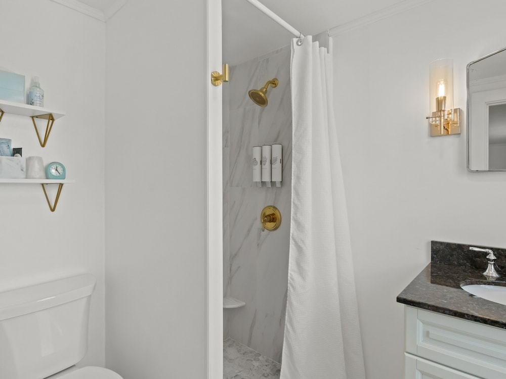 The Seagrove Suites & Guest Rooms - photo 41