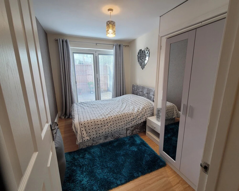 Cozy Central One Bedroom Flat