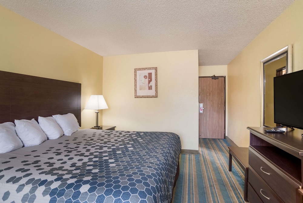 Econo Lodge Spotsylvania Town Center - photo 18