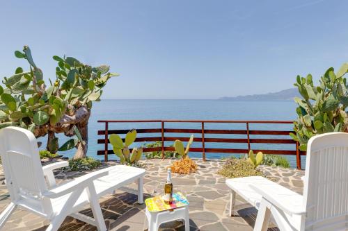 La Terrazza sul Mare in Magomadas, Italy