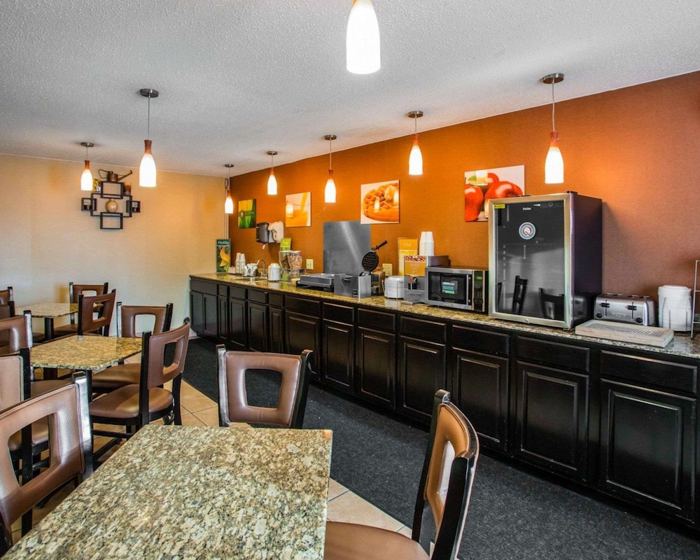 AmericInn by Wyndham Mosinee Central Wisconsin Airport - photo 27