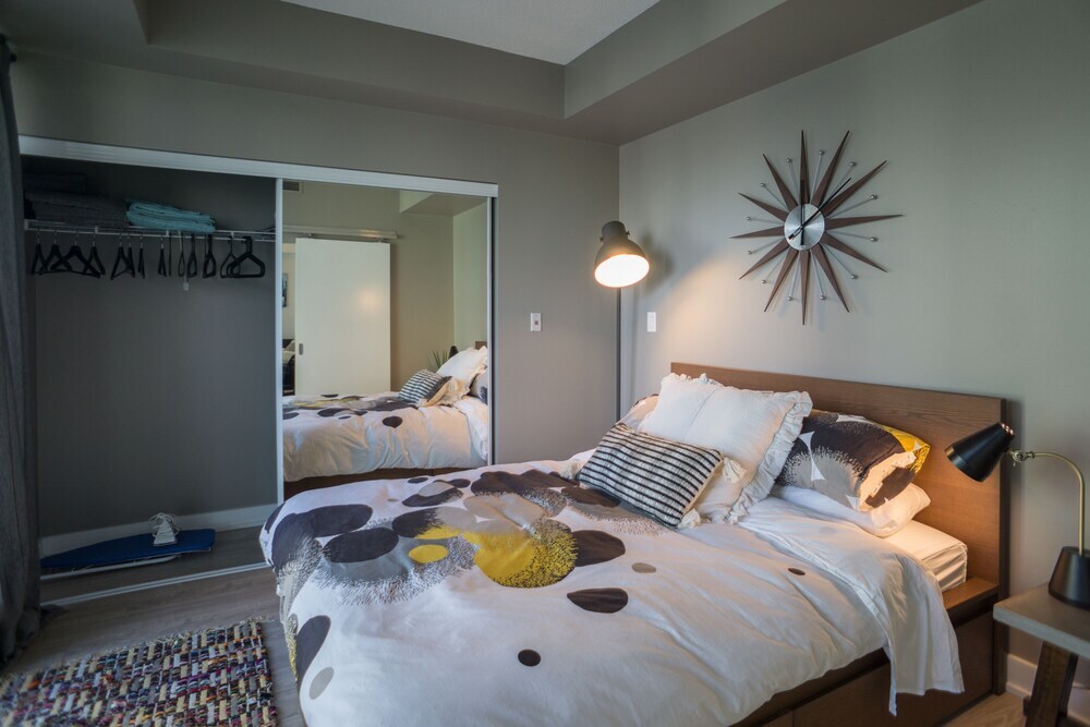 Life Suites Ice Lake And City View — 4-Star Luxury Hotel in Toronto, Canada