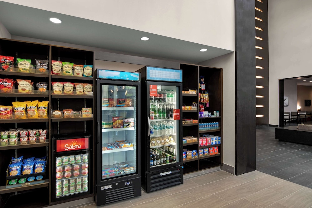 Embassy Suites Newark Airport - photo 39