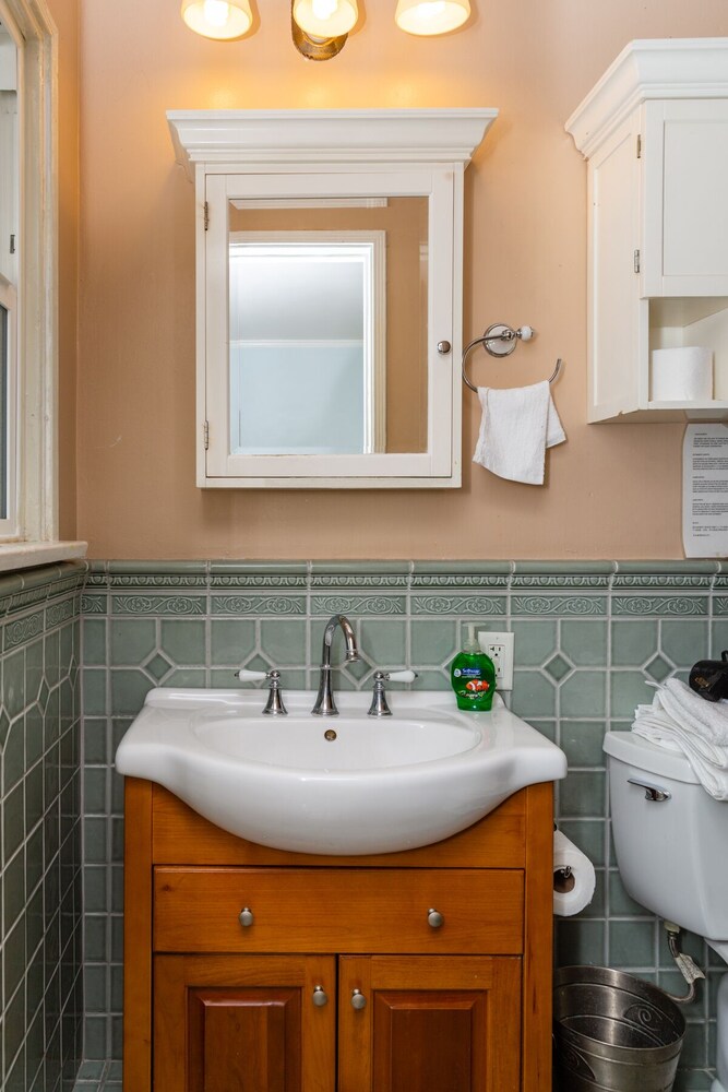 Hollywood Hills Suites - photo 44