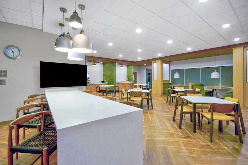 Fairfield Inn & Suites by Marriott Cincinnati North - photo 25