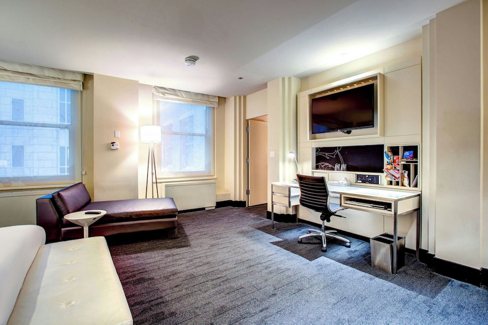 W Chicago City Center - photo 3