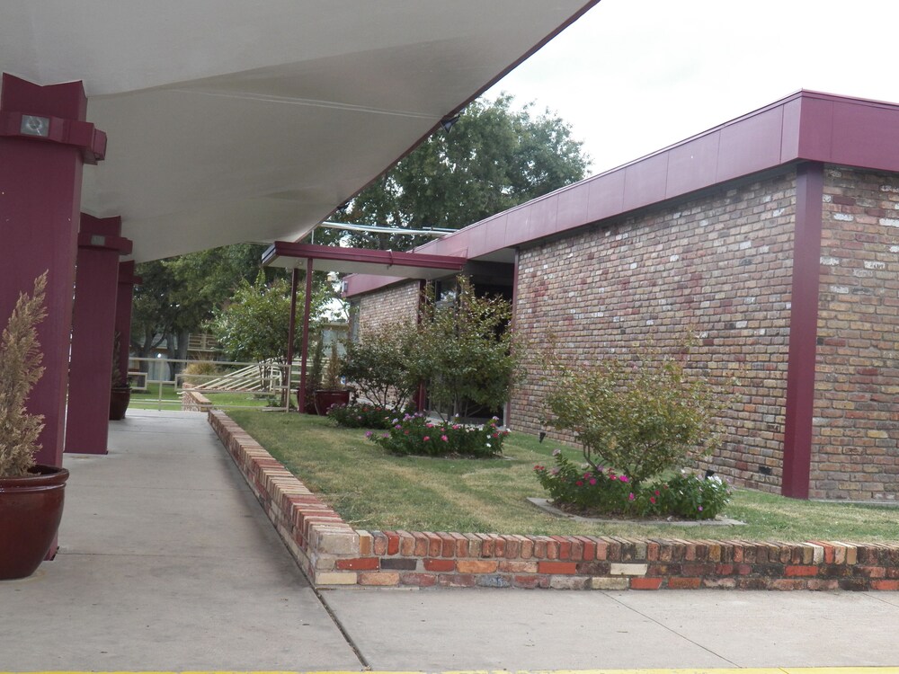 University Inn College Station - photo 22