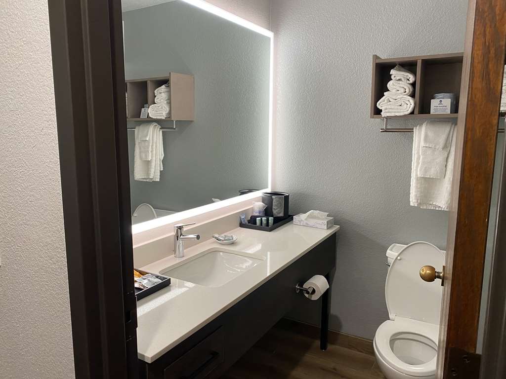Best Western Lake Lucille Inn - photo 27