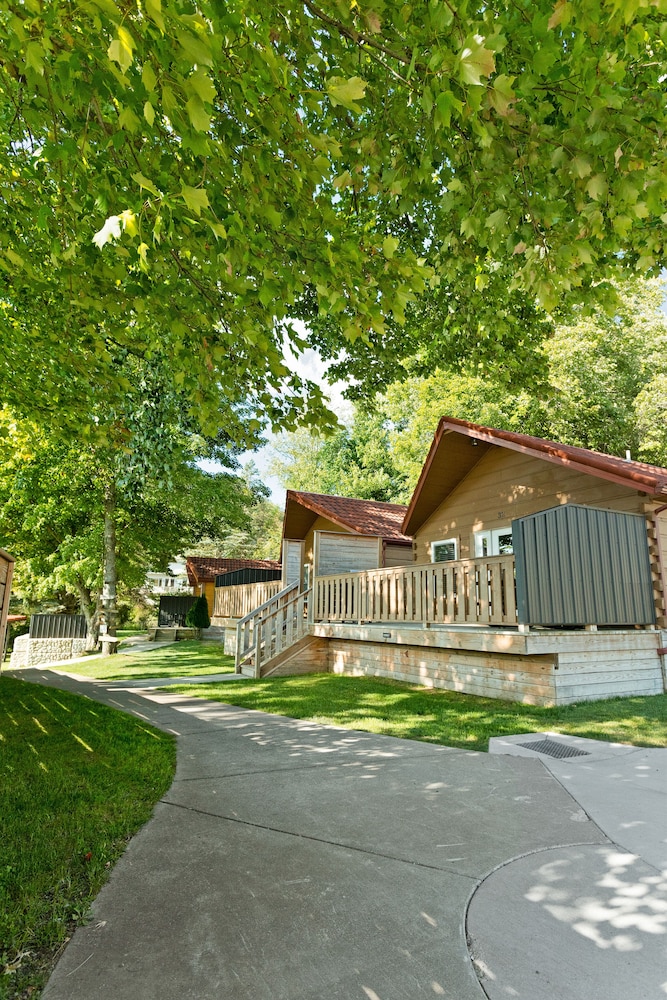 Edinboro Lake Resort Cabins - photo 116