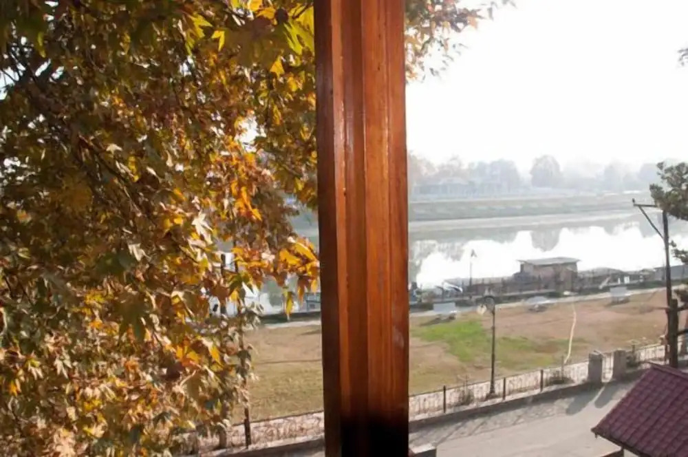 Ahdoos Hotel in Srinagar, India