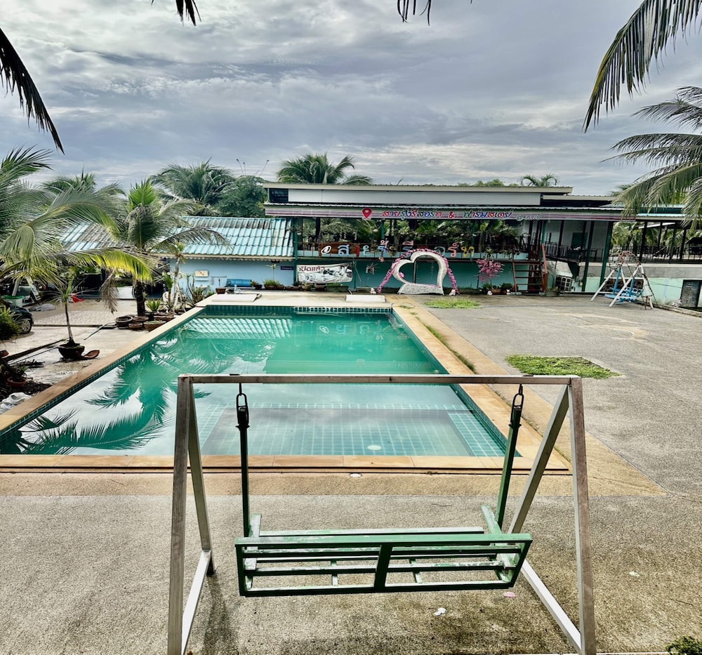 OYO 75515 Sairung Farmstay in Nuea Khlong, Thailand