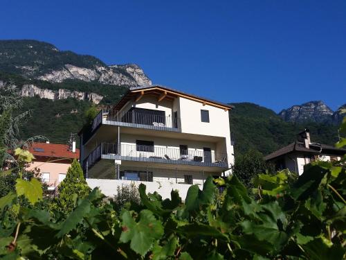 Ferienwohnung Palma — 4-Star Luxury Hotel in Termeno, Italy