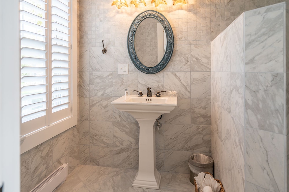 Marginal Way House Hotel - photo 23