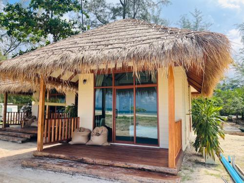 Ray Rai Beach - carbon neutral hotel in Unknown City