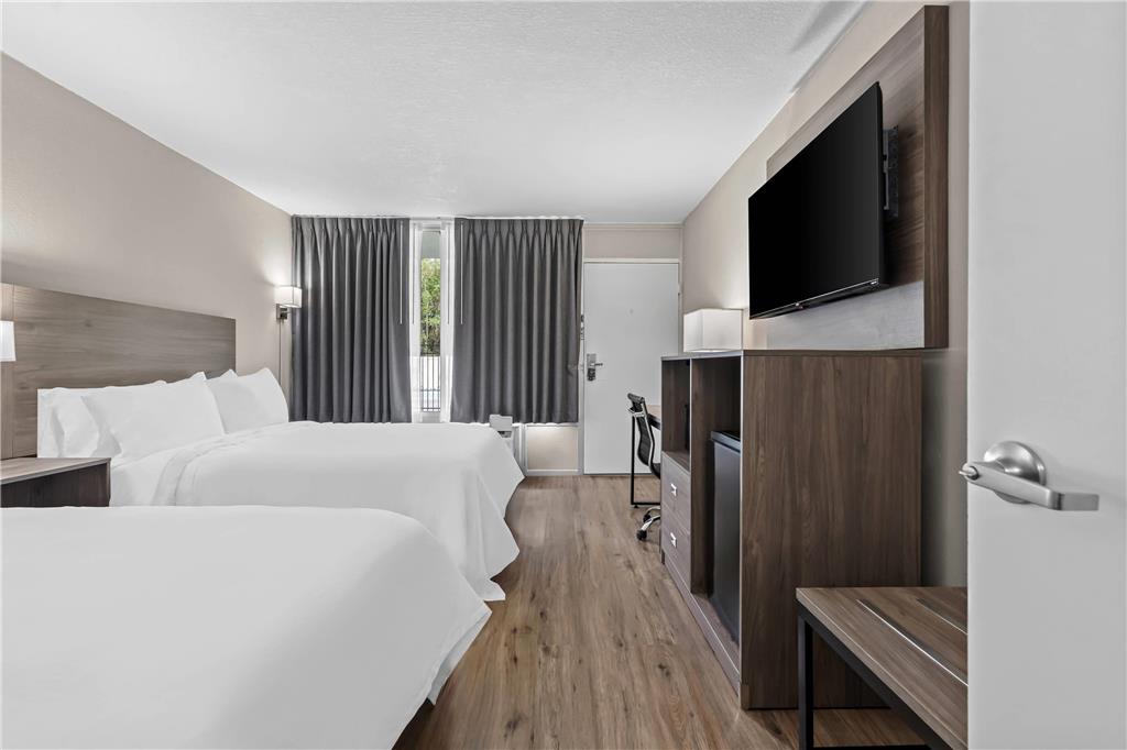 Golden Palms Inn & Suites - photo 21