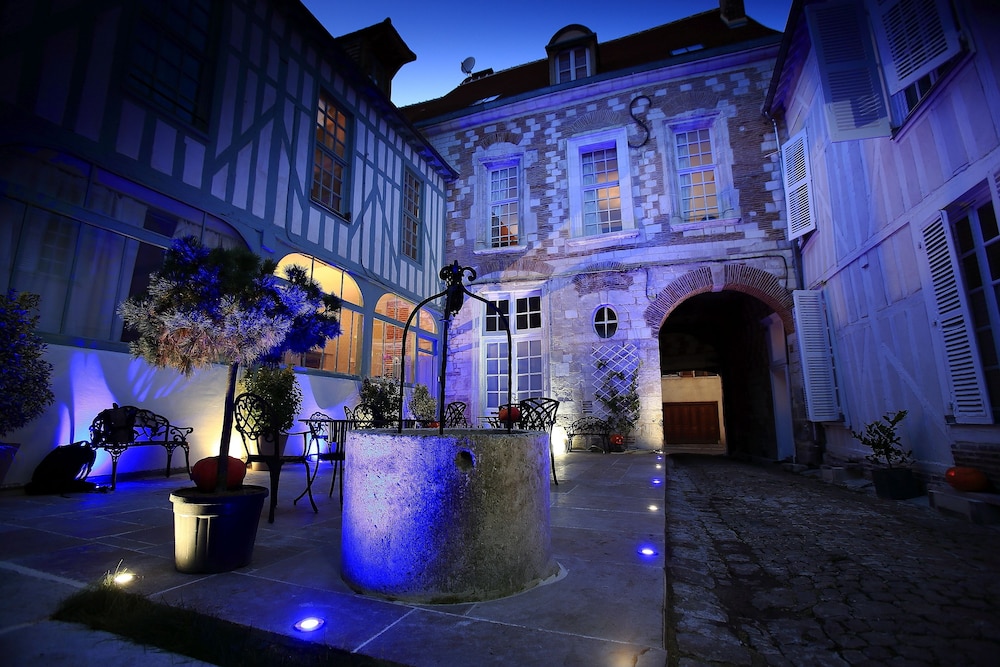 Appart’Hotel Hotel Saint Georges in Troyes, France