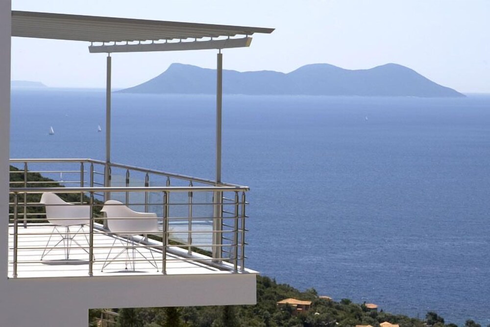 Dream View Villas — 4-Star Luxury Hotel in Lefkada, Greece