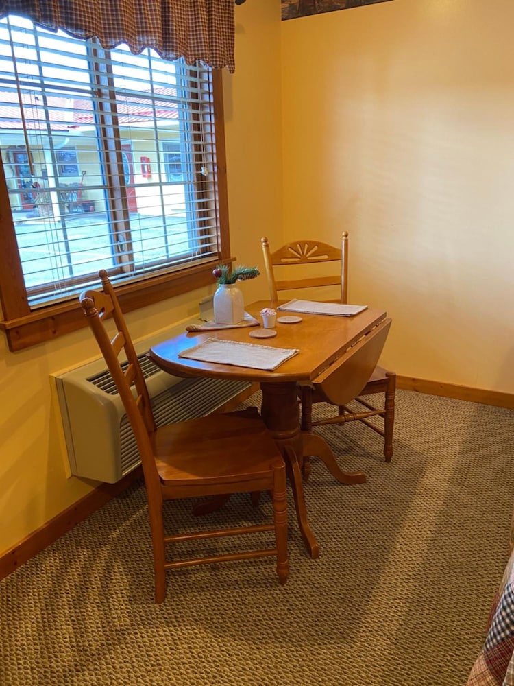 The Garrett Inn - photo 35