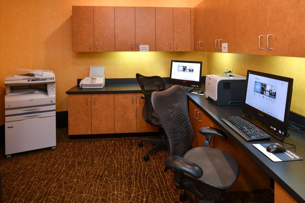 Hilton Garden Inn Terre Haute - photo 96